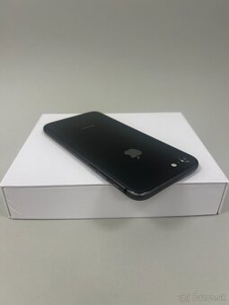 Apple iPhone 8 64GB Black - 4