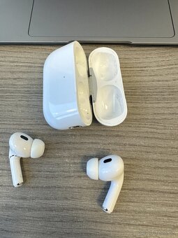 Predam poškodene Apple AirPods Pro ( 2.gen ) - 4