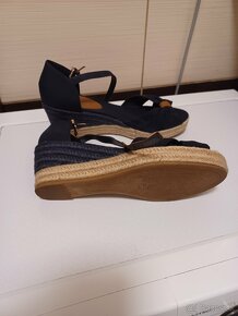 Tommy Hilfiger sandalky č.: 41 - 4