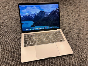 MacBook Pro 2018 | A1989 | 13.3" | CPU: i7 - 2.7GHz | 512gb - 4