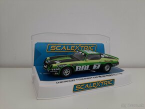 Scalextric autíčka 1:32 na autodráhu - 4