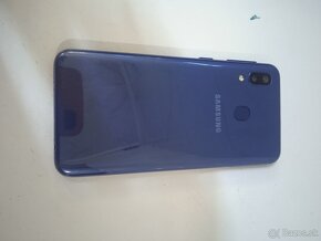 Samsung galaxy A20e - 4