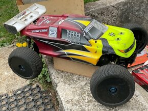 Predám závodnú truggy 1:8 Losi 8ight-T - 4