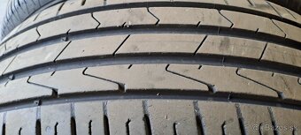 Predám 4ks slušné letné 205/60r16-92H Hankook - 4