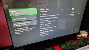 Xbox One S 500GB + joypad a hry - 4