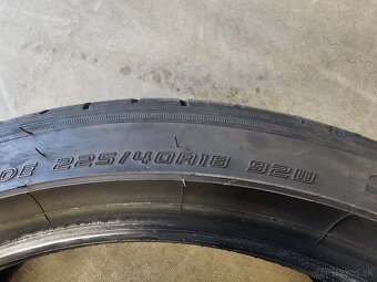 225/40R18 - 4