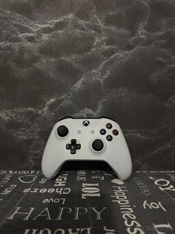 Xbox One S - 4