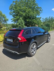 Volvo V60 Cross Country - 4