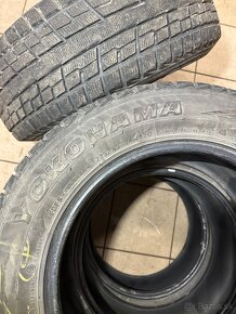 225/65 R17Yokohama M+S - 4