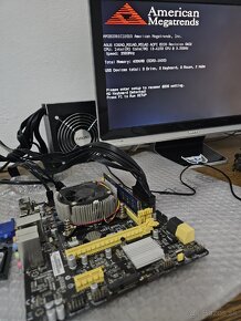 Asus H81M-E - 4