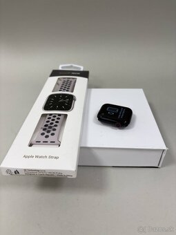 Apple Watch SE 2022 40 mm Midnidht - 4