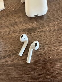 AirPods - 4