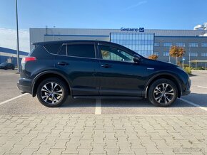 TOYOTA RAV4 HYBRID - BOHATÁ VÝBAVA A TOP STAV - 4