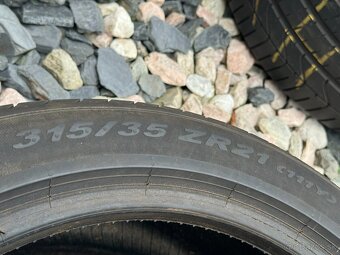 315/35 R21 - 4