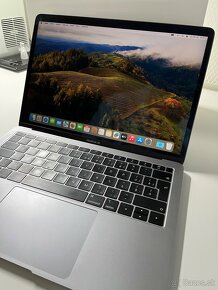 MacBook Air 2019 - 4