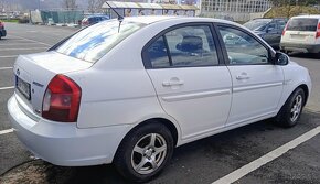 Hyundai Accent - 4