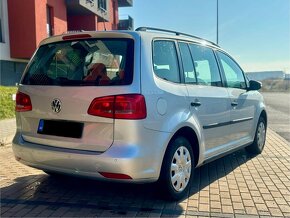 Volkswagen Touran 1.6 TDI Comfortline DSG - 4