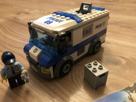 Lego CITY 60142 - Policajná naháňačka - lúpež - 4