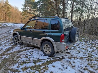 Suzuki Grand Vitara 2.5 V6 - 4