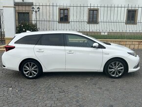 Toyota Auris Touring Sports 1.8 I VVT-i HybridSD - 4