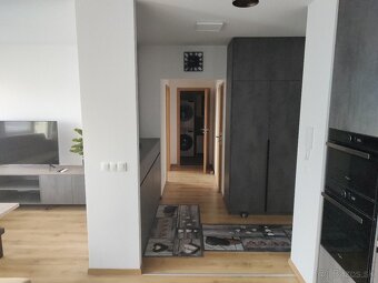 Prenajmem veľký 2-izbový byt 59m², Bratislava, Ovocné sady - 4