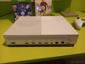 Xbox One S 500GB + Fifa, NHL - 4