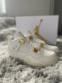 Nike Air Jordan 4 Metallic Gold - 4