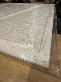 Nová, zabalená štvorcová plastová mriežka 350x350 mm VENTS - 4