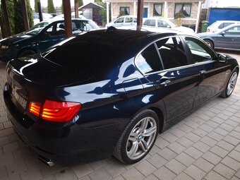 BMW Rad 5 550i xDrive - 4