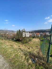 Rezervované - NA PREDAJ 800m2 Slnečný stavebný pozemok v int - 4