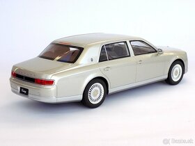 TOYOTA CENTURY 2018 – 1:18 KYOSHO - 4