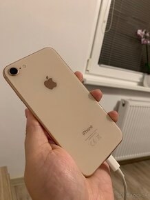 iPhone 8 Rose Gold - 4