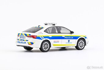 Škoda Octavia IV zahraniční policie 1:43 Abrex - 4