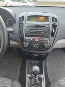 Kia ceed 2008 1.4  77kW - 4