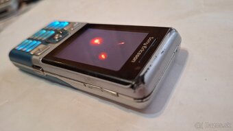 Sony ericsson C702 - 4