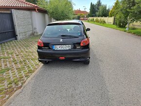 Predam peugeot 206 14 55 kw rv2009 najazdene km 123600km - 4