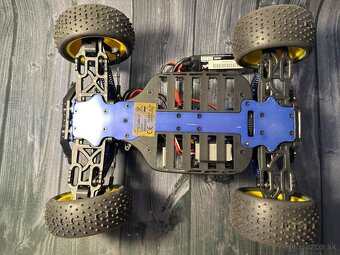 RC auto 1:18 brushless - 4