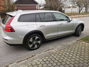 VOLVO V60 CROSS COUNTRY AWD - 4