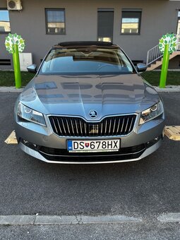 Skoda Superb sedan - 4