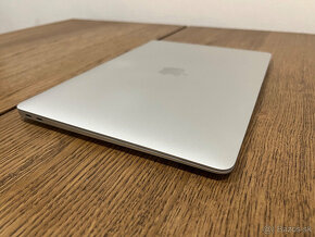 MacBook Air 13" M1 8/256GB Silver - 4