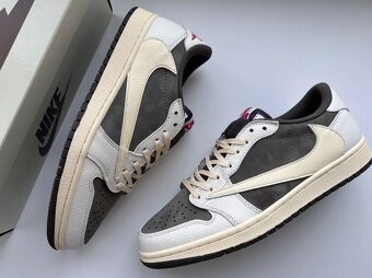 Nike Air Jordan 1 Low OG x Travis Scott “Reverse Mocha” - 4