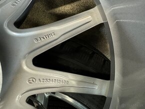 Zimná sada Mercedes-Benz GLC AMG Original 5x112 r19 - 4