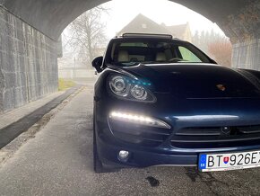 Porsche Cayenne - 4