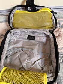 Crumpler trak jack toiletry kit čierna - 4