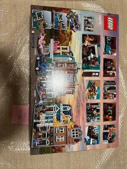 LEGO Creator 10270 Bookshop - 4