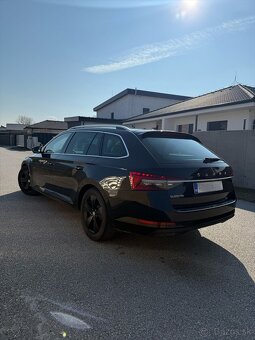 Škoda Superb Facelift 2.0 tdi dsg style - 4