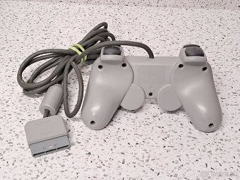 PLAYSTATION 1 GAMEPAD / ANALOG CONTROLLER / ovládanie PS1 - 4