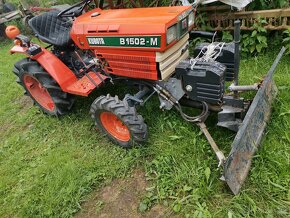 KUBOTA B1502-M 4WD traktor s radlicou - 4