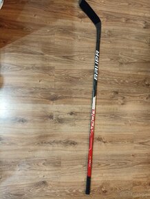 Predám hokejku Bauer Hyperlite - 4