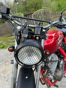 Honda NX 650 Dominator - 4